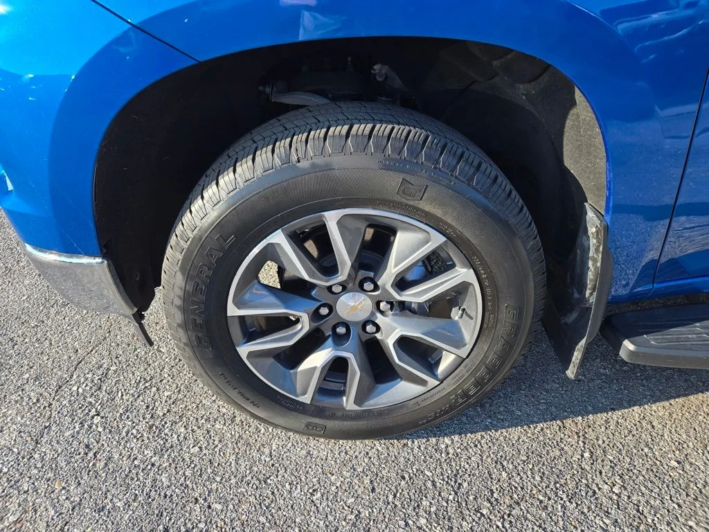 Used 2023 Blue Chevrolet LT image 9