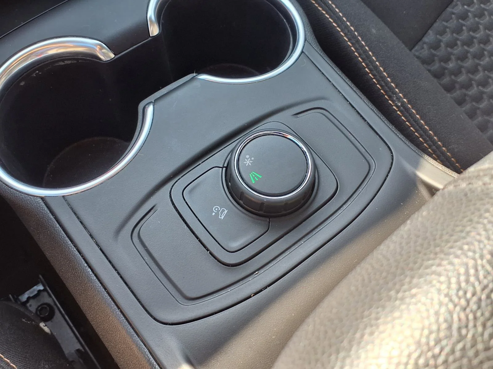 Used 2019 Satin Steel Metallic GMC SLE image 14
