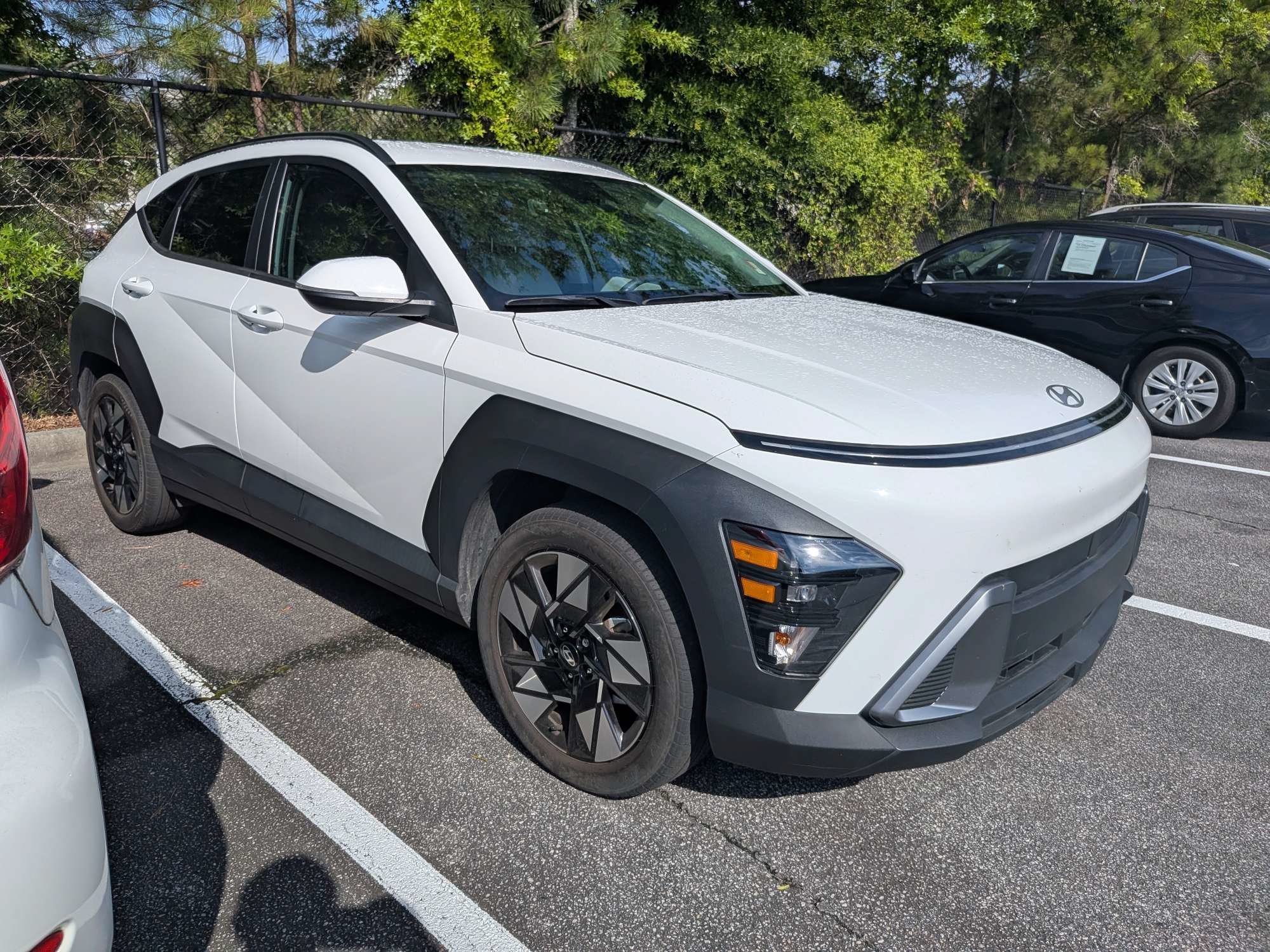 Used 2024 White Hyundai SEL image 1