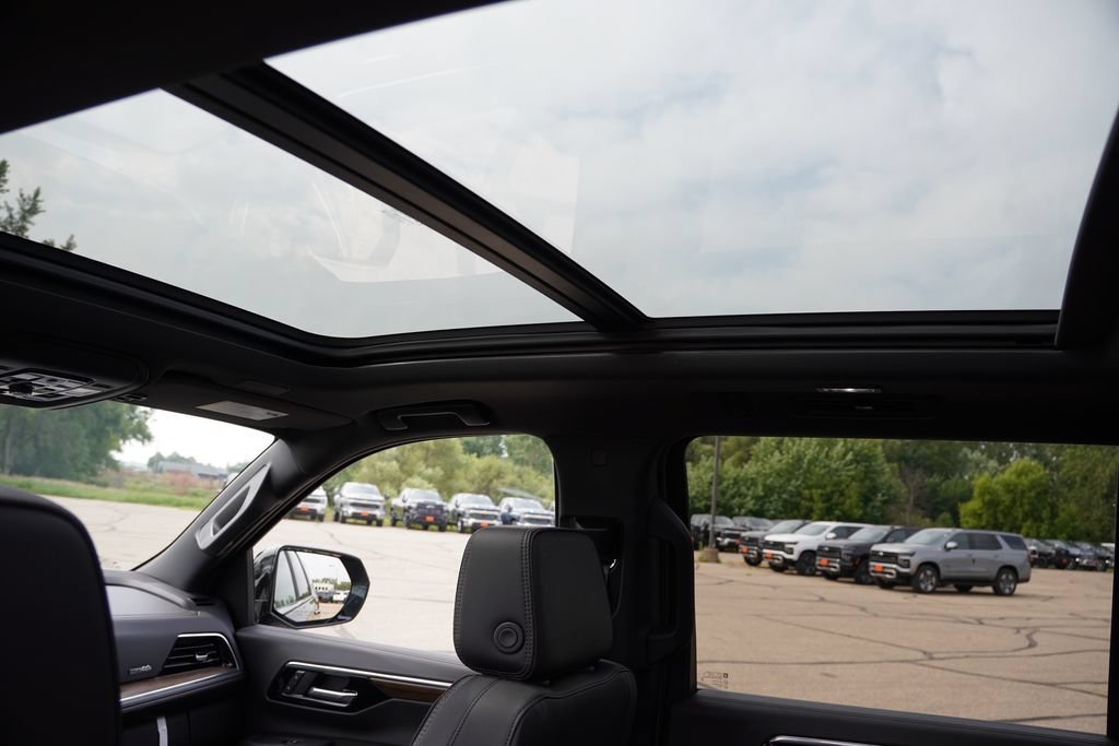 2026 Chevrolet Suburban High Country - Photo 14