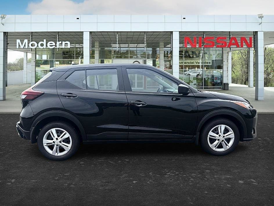 Certified Used 2025 Super Black Nissan S image 6