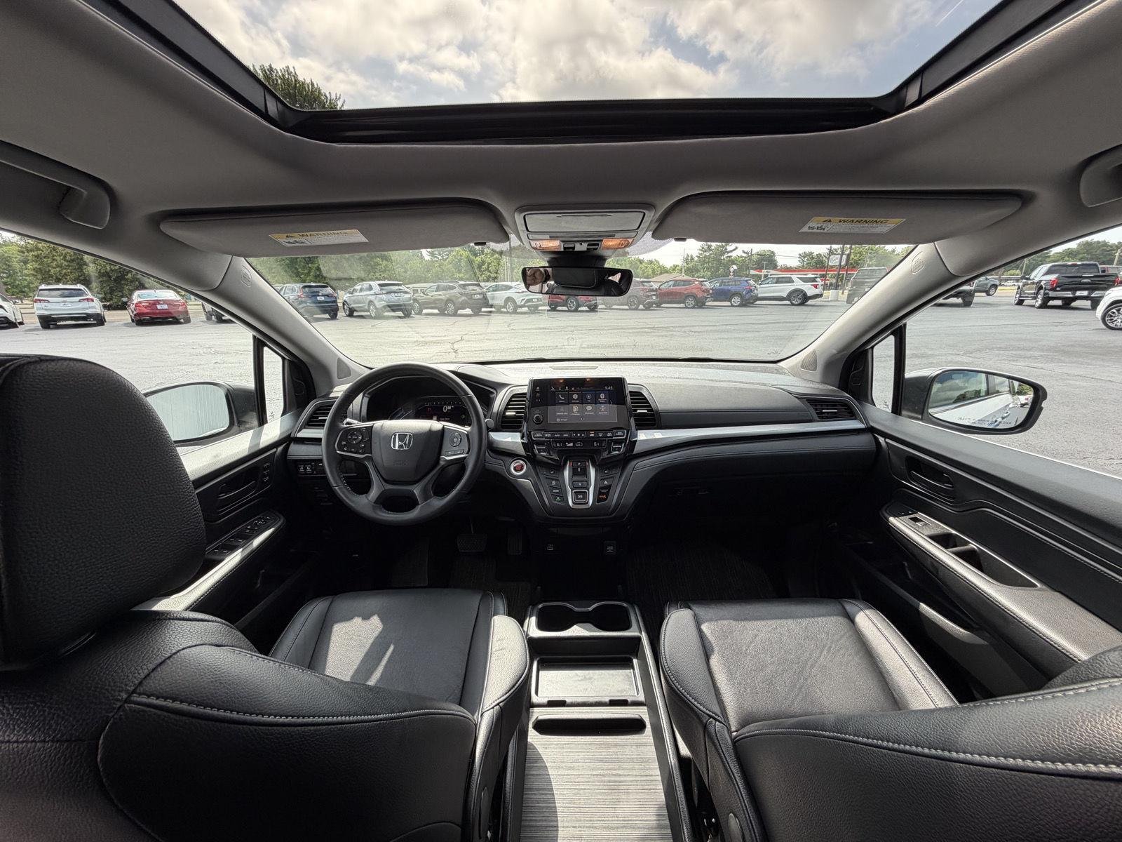 Used 2024 Platinum White Pearl Honda EX-L image 15