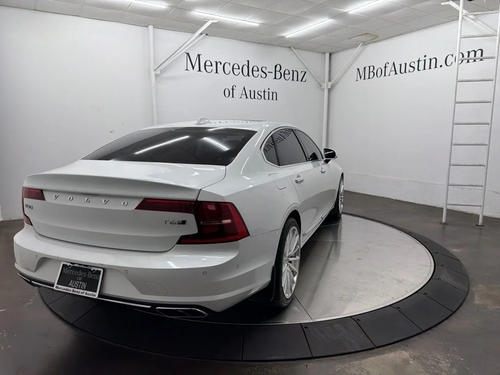 Used 2018  Volvo T6 Inscription image 7