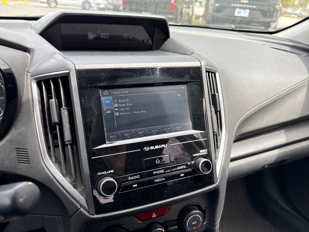 Used 2018 Gray Subaru 2.0i image 17