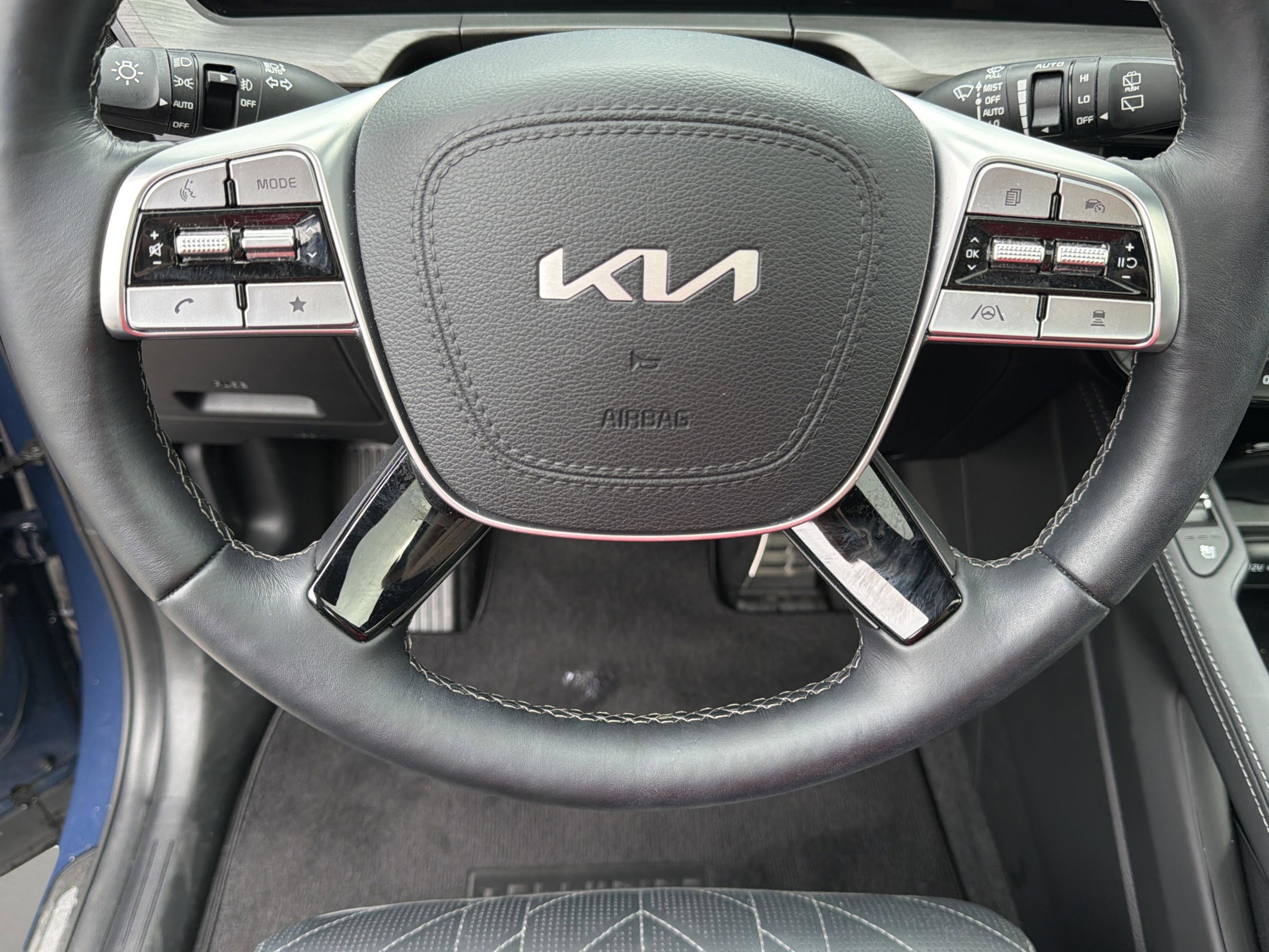 Used 2025 Midnight Lake Blue Kia SX-Prestige X-Line image 19