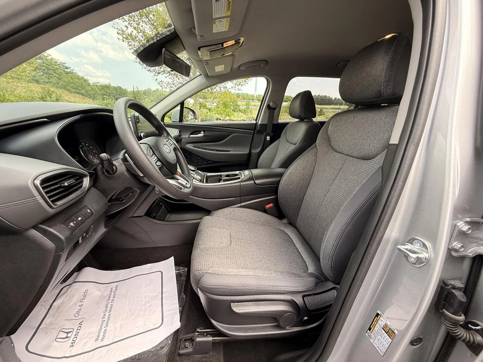 Used 2023 Shimmering Silver Hyundai SE image 14