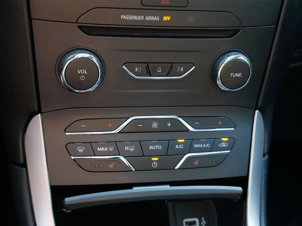 Used 2016 Blue Ford SEL image 23