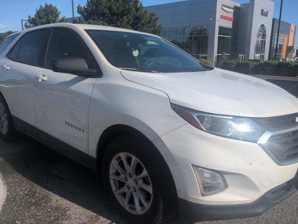 Used 2020 Summit White Chevrolet LS image 4