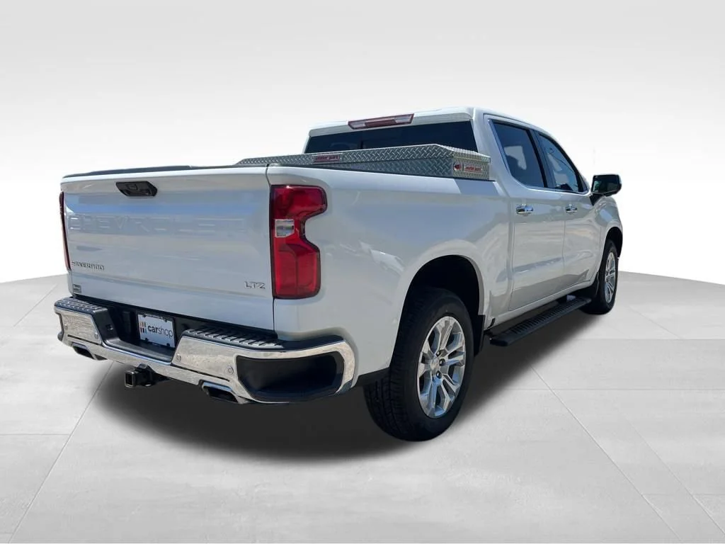 Used 2024 Summit White Chevrolet LTZ image 5