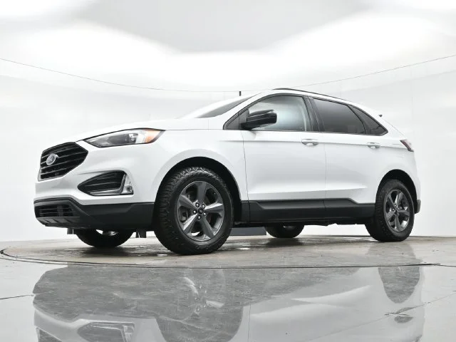 Used 2024 Oxford White Ford SEL image 26