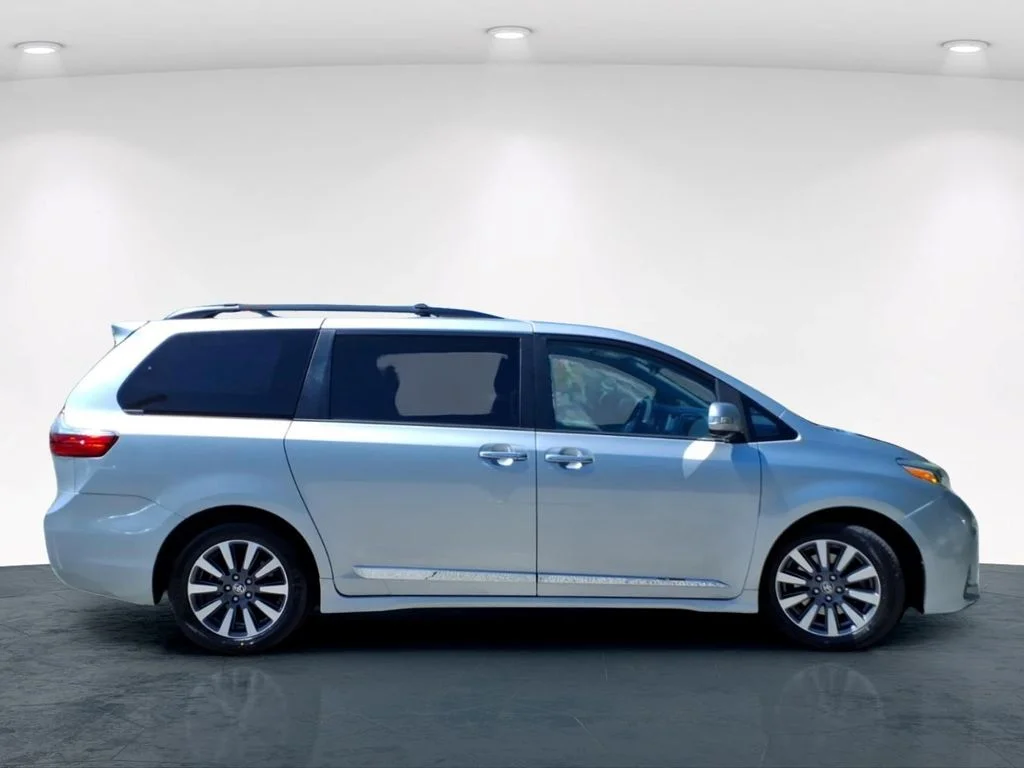 Used 2020 Silver Toyota Limited Premium image 5
