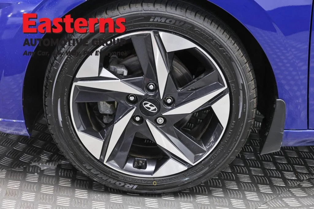 Used 2022 Blue Hyundai SEL image 32