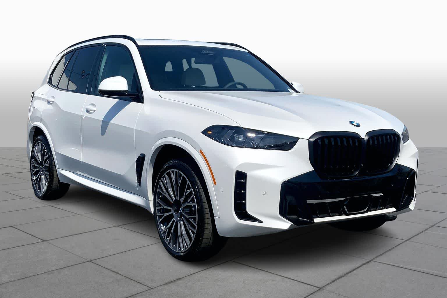 New 2026 Mineral White Metallic BMW sDrive40i image 2