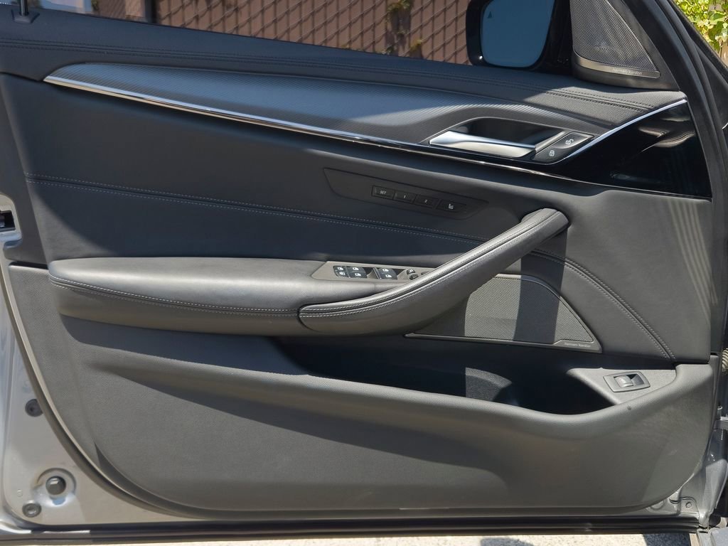 Used 2023 Skyscraper Grey Metallic BMW Base image 18