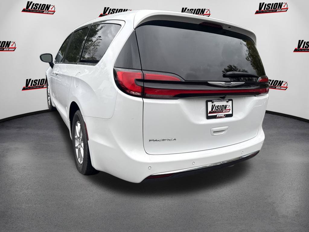 Used 2026 White Chrysler Select image 7
