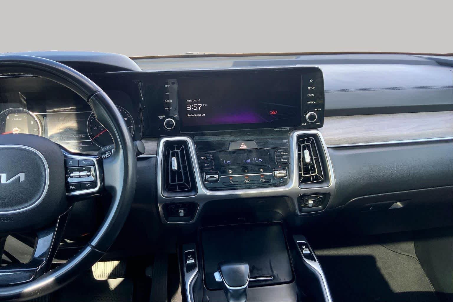 Used 2022 Aruba Green Kia X-Line S image 7