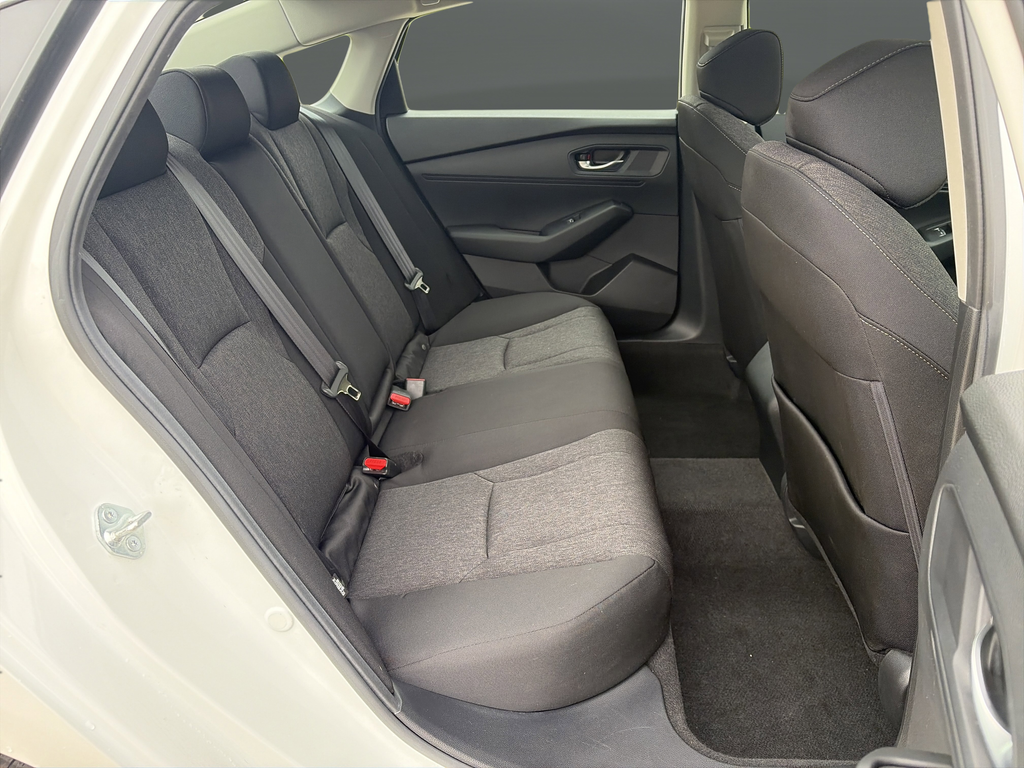 Used 2024 Platinum White Pearl Honda EX image 28