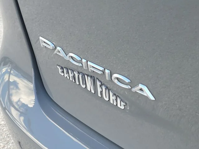 Used 2021 White Chrysler Touring L image 9