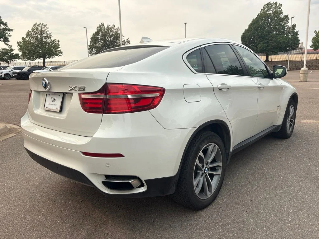 Used 2014 Alpine White BMW xDrive50i image 5