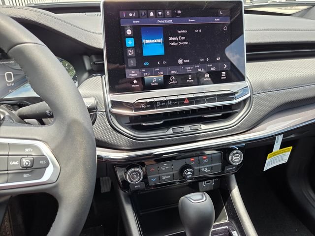 New 2026 Hydro Blue Pearlcoat Jeep Latitude image 16