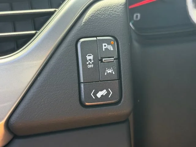 Used 2020 BLACK Chevrolet LT image 34