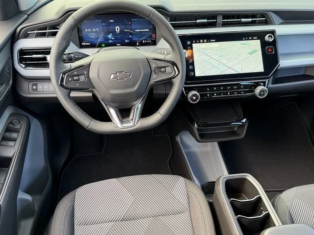 New 2027 Summit White Chevrolet LT image 7