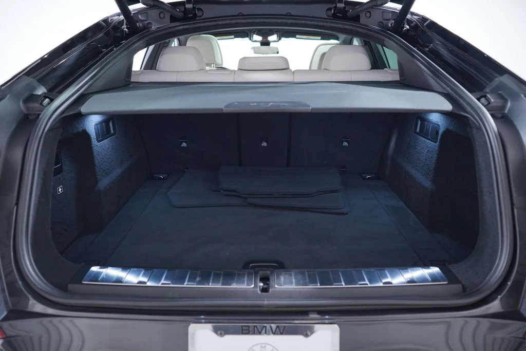 Used 2021 Dark Graphite BMW xDrive40i image 27