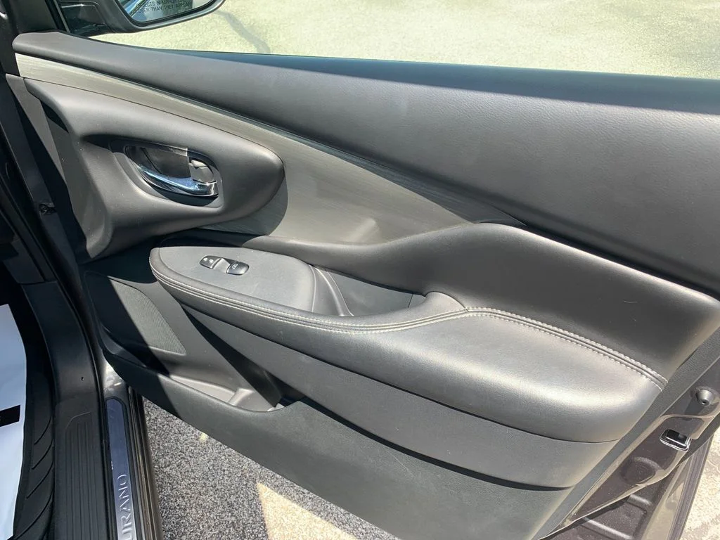 Used 2018 Gray Nissan SL image 19