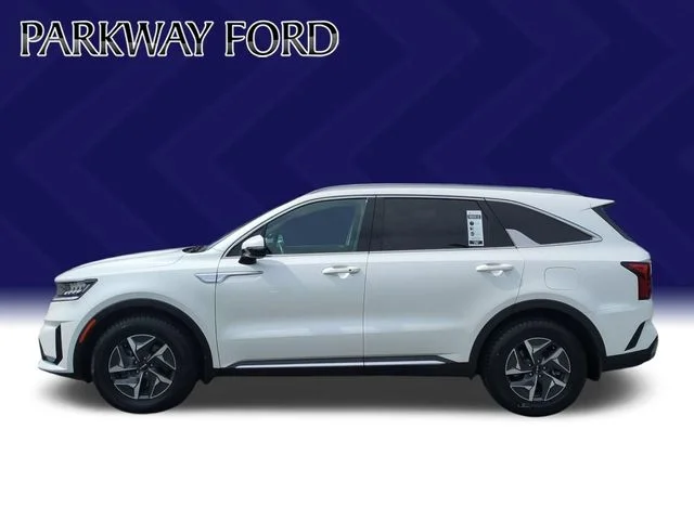 Used 2022 White Kia EX image 2
