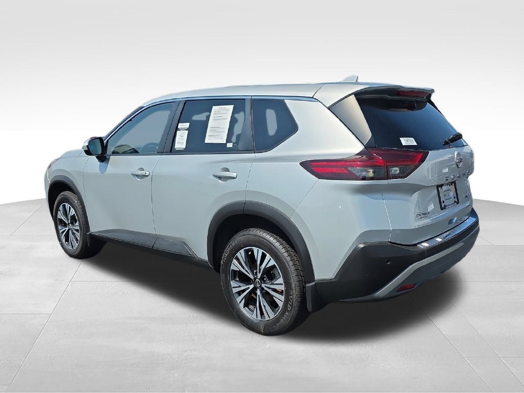 Used 2023 Silver Nissan SV image 4
