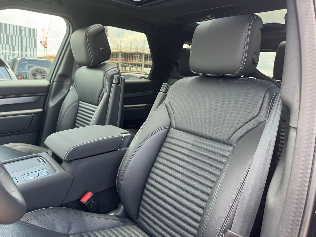 New 2026 Santorini Black Land Rover Gemini Edition image 11
