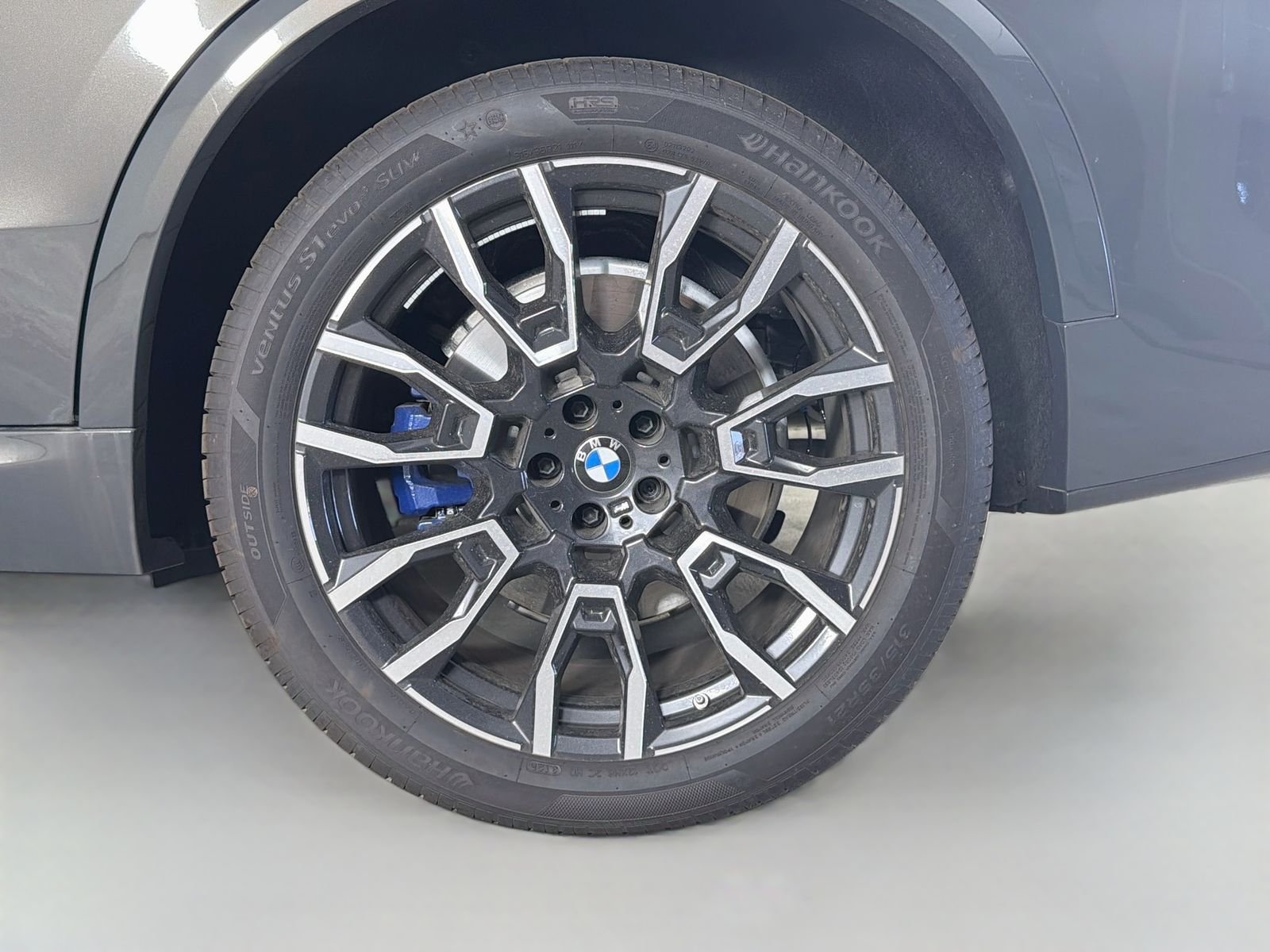 2026 BMW X5 M60i - Photo 33