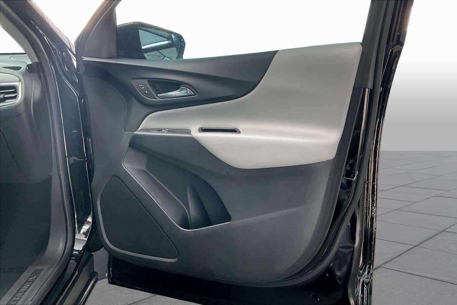 Used 2022 Mosaic Black Metallic Chevrolet LT image 23