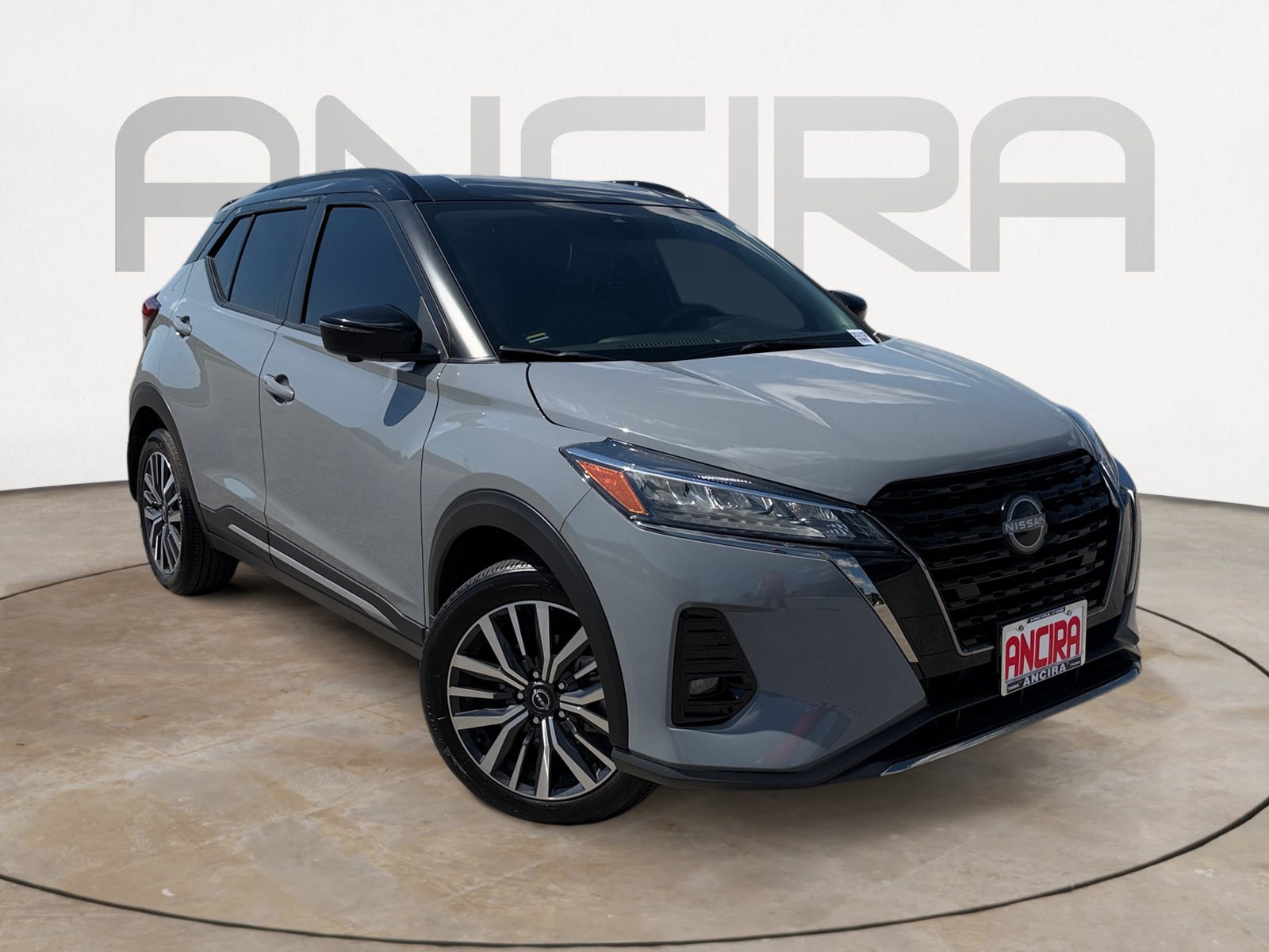 Used 2023 Gray/Super Black Nissan SR image 4