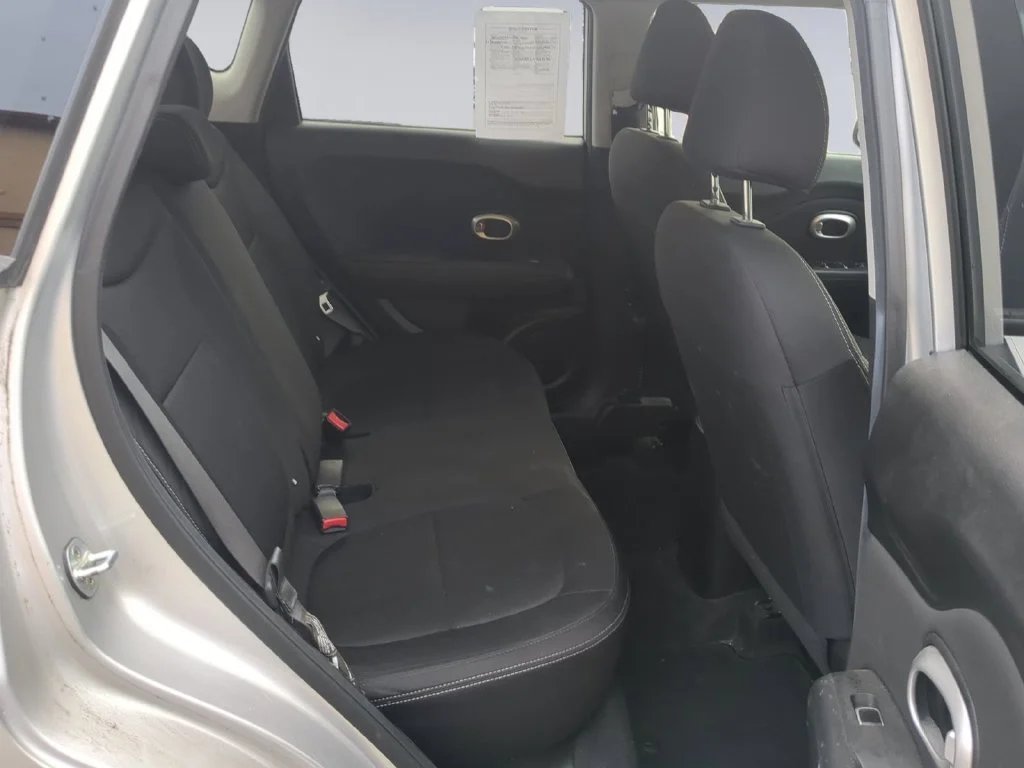 Used 2019 Silver Kia Base image 20