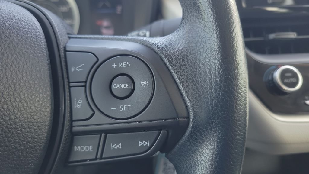 2022 Toyota Corolla LE - Photo 27