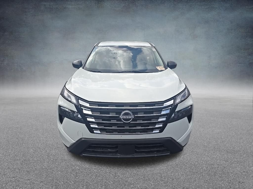Used 2024 Glacier White Nissan S image 4