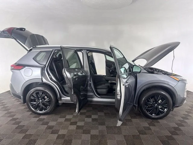 Used 2023 Gray Nissan SV image 17