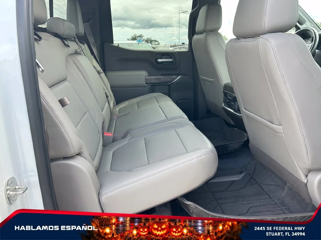 Used 2019 IRIDESCENT PEARL TRICOAT Chevrolet LTZ image 17