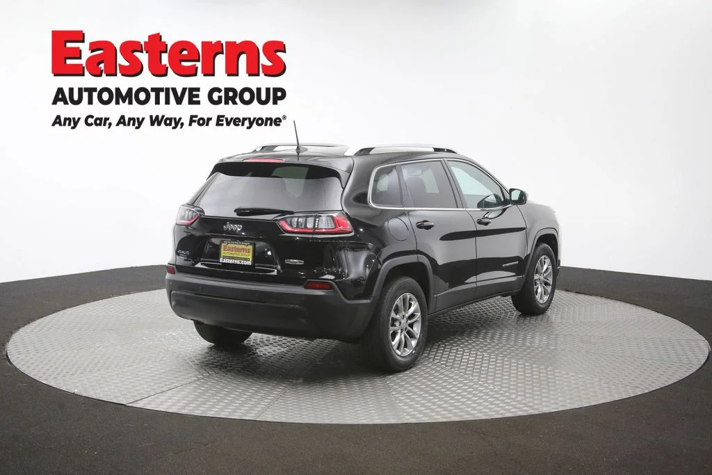 Used 2021 Black Jeep Latitude Plus image 40