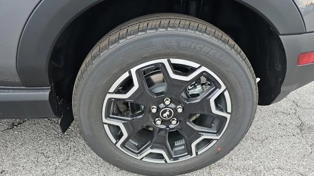 New 2025 Carbonized Gray Metallic Ford Outer Banks 4x4 image 23