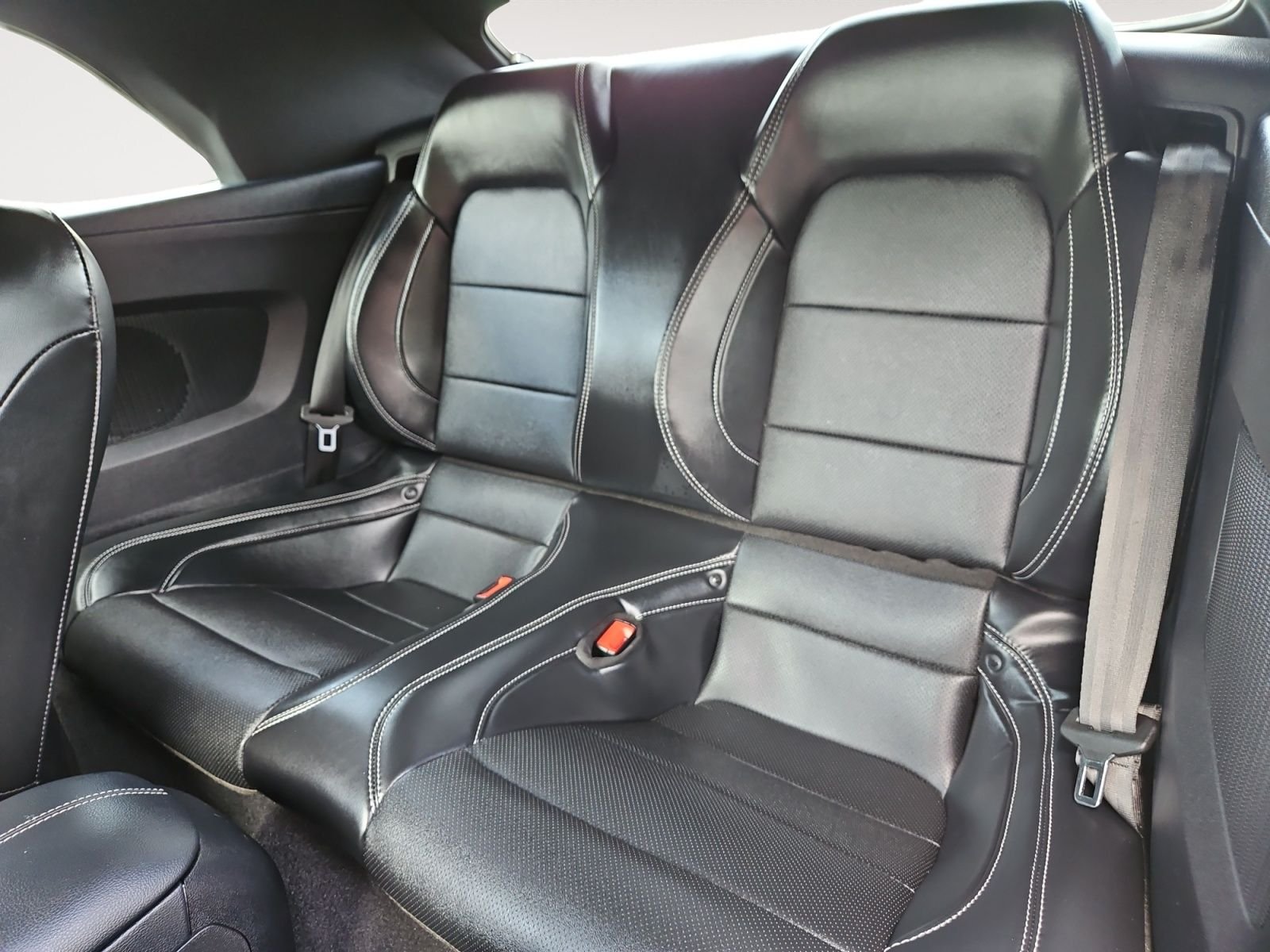 Used 2019 Silver Ford GT Premium image 13