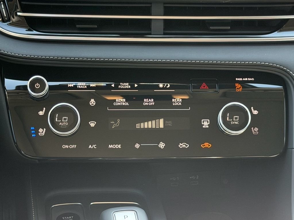 New 2027 GRAND BLUE INFINITI Luxe FWD image 19