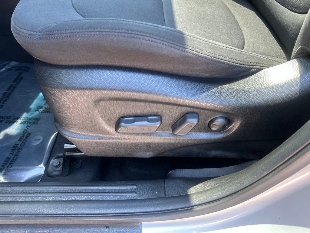 Used 2014 Silver Kia Exclaim image 16