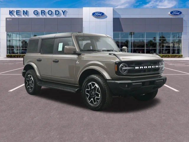2026 Ford Bronco Outer Banks