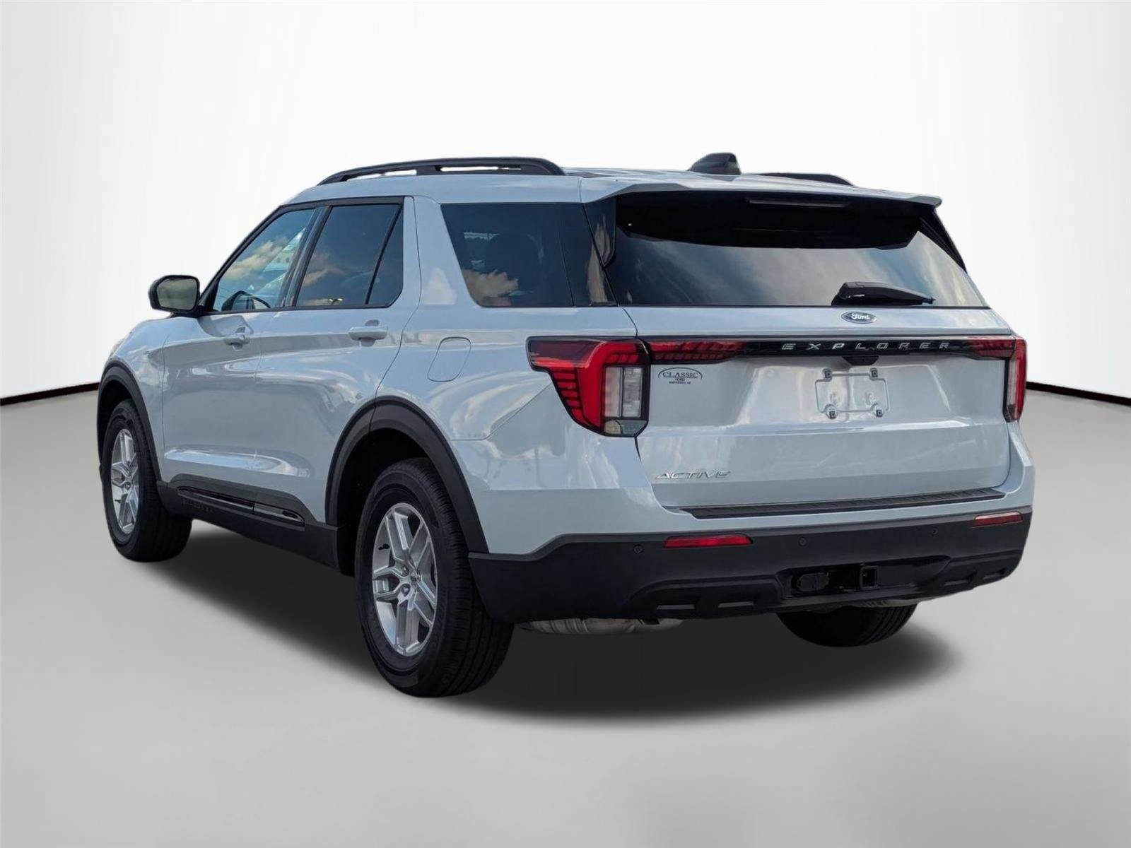 New 2026 Space White Metallic Ford Active image 7