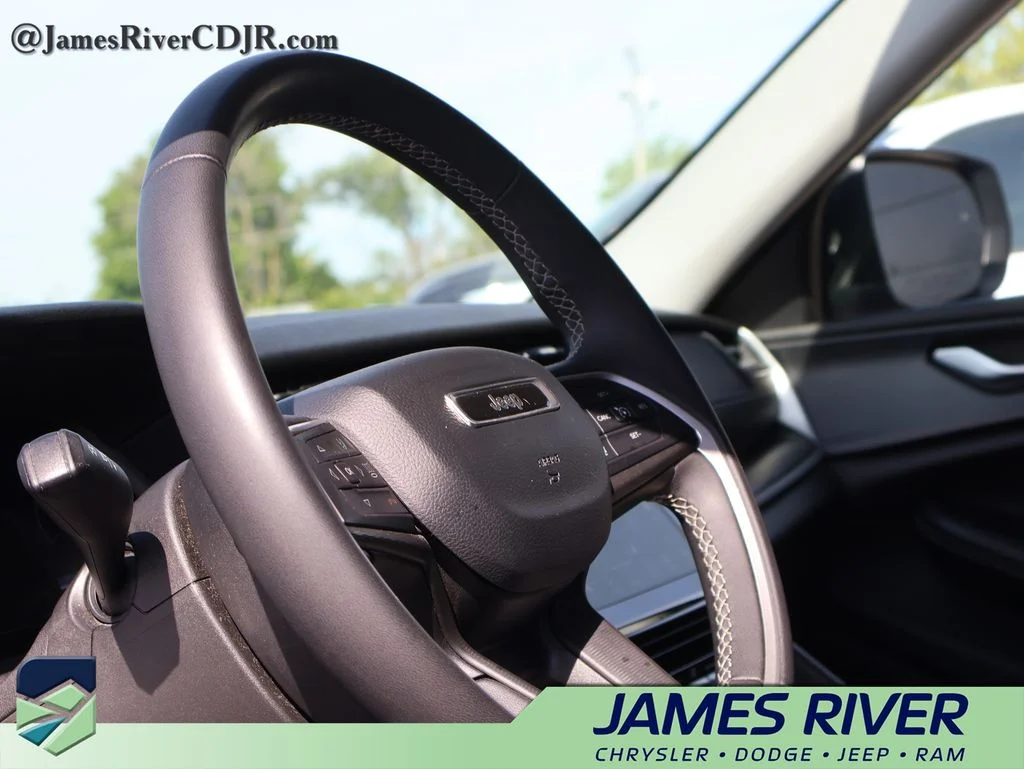 Used 2024 Red Jeep Laredo image 24