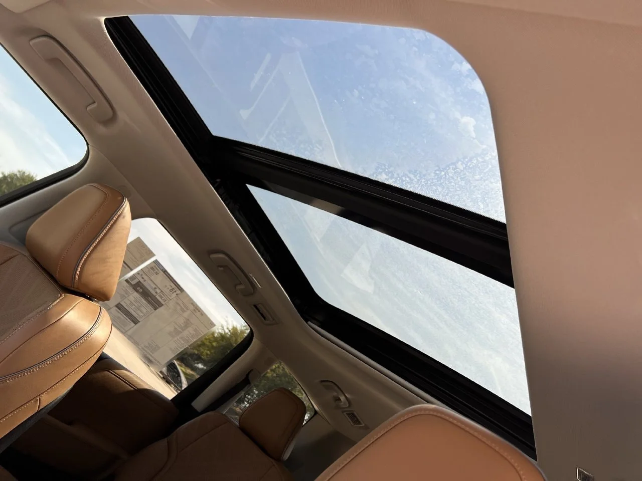 New 2027 RADIANT WHITE INFINITI Luxe 2WD image 19