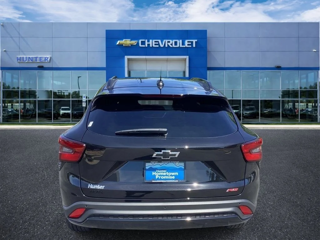New 2026 Mosaic Black Metallic Chevrolet 2RS image 3