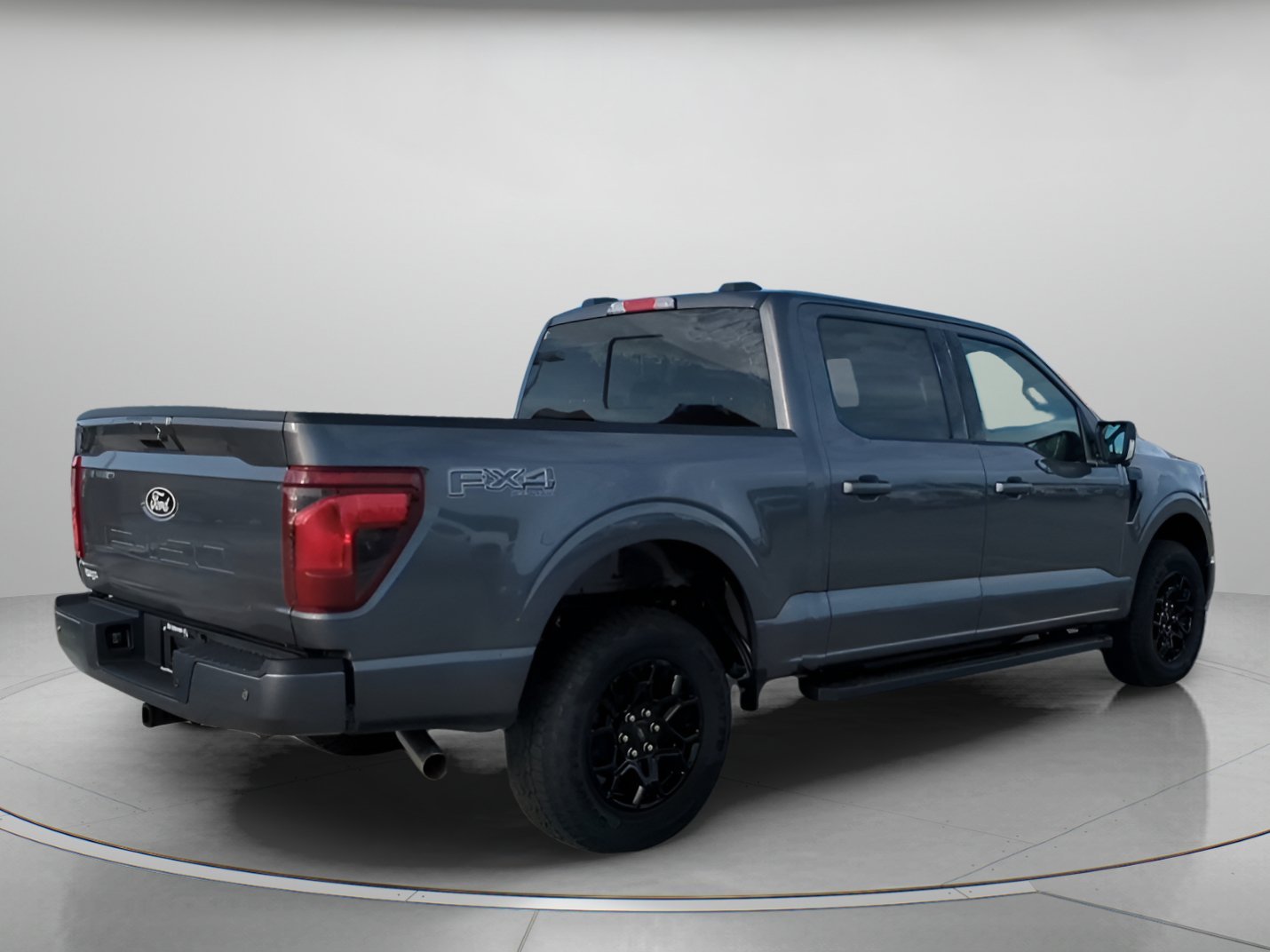 New 2026 Carbonized Gray Metallic Ford XLT image 25